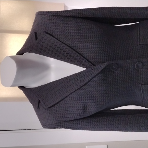 Ann Taylor black cotton blend pink satin lined blazer. Size 8 - Picture 1 of 12